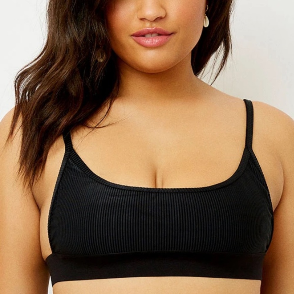 Frankies bikinis “Gabrielle” top in black(PL)